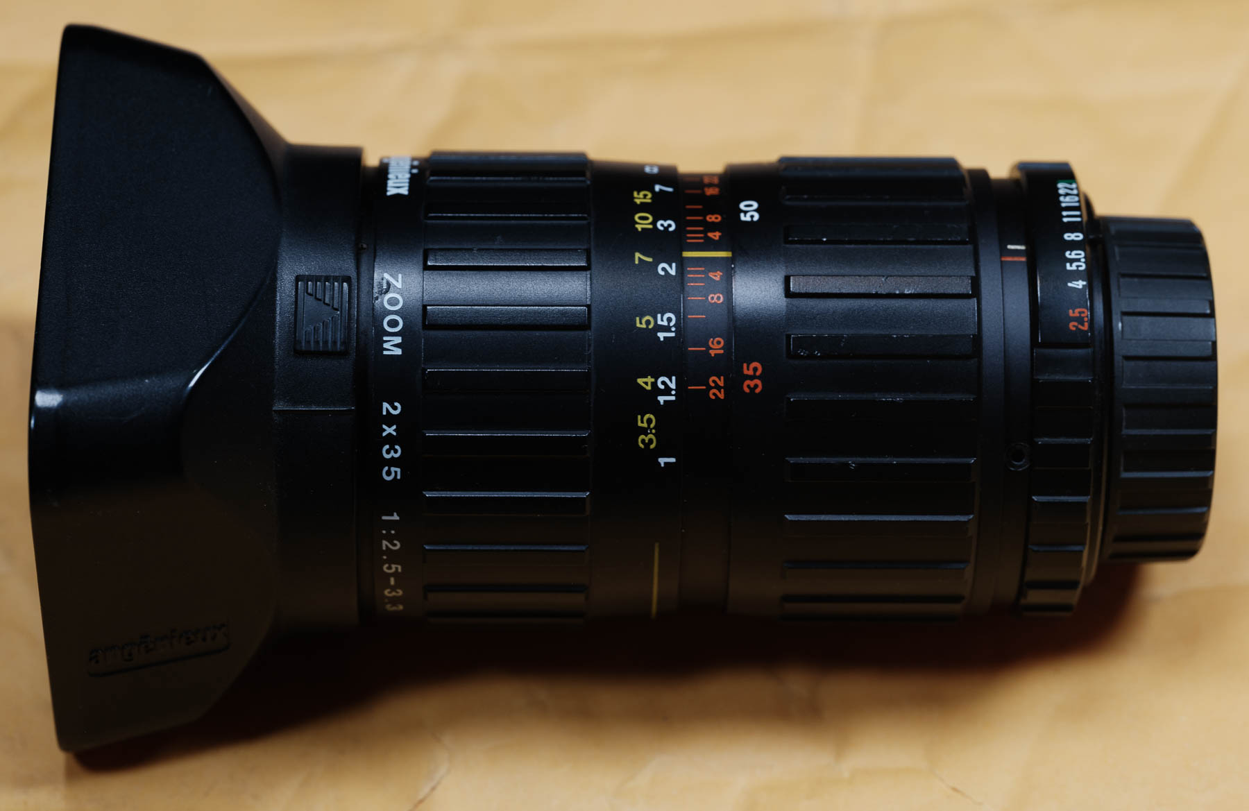 ANGENIEUX 35-70MM Minolta MD mount lens w/ caps